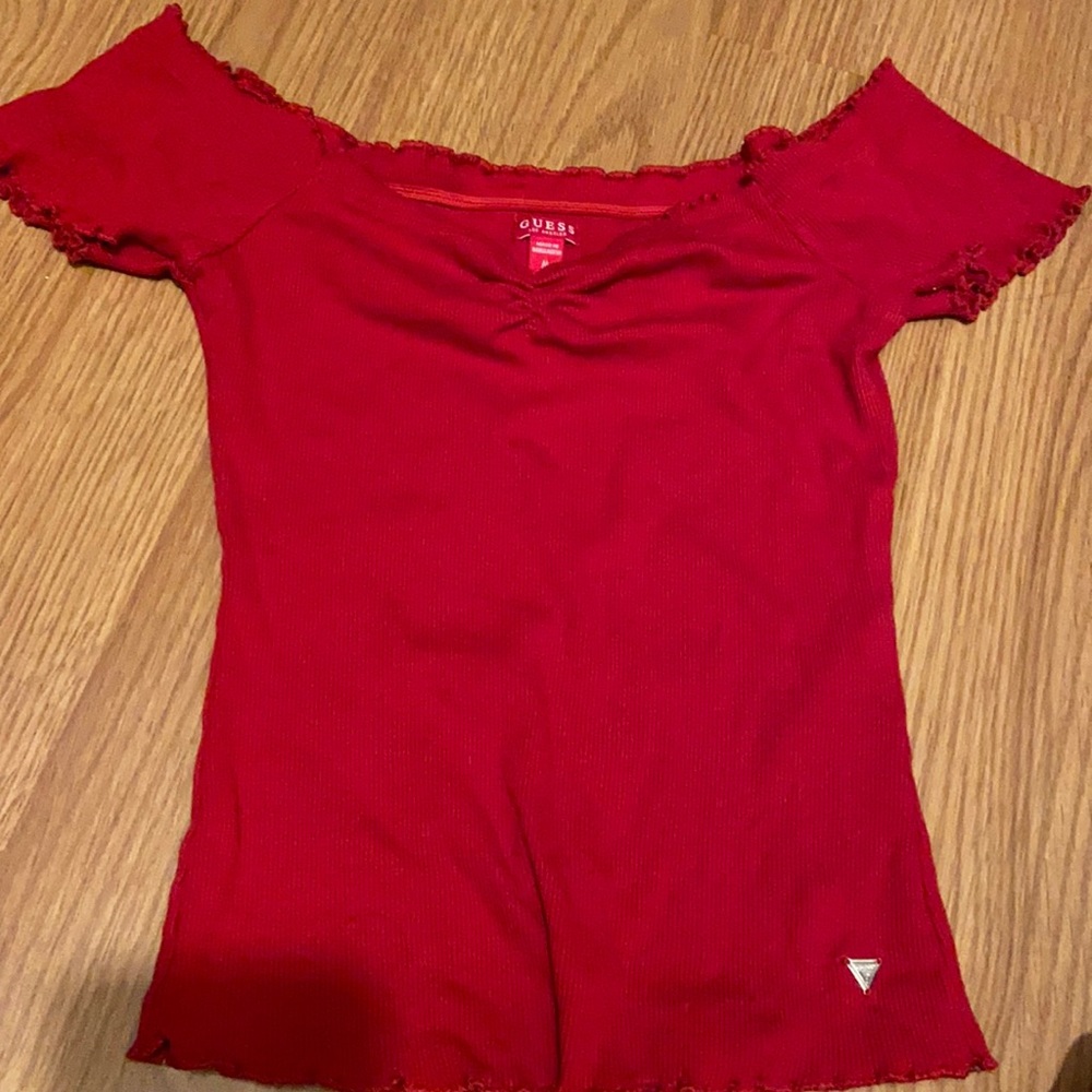 Guess off the shoulder red tee shirt
